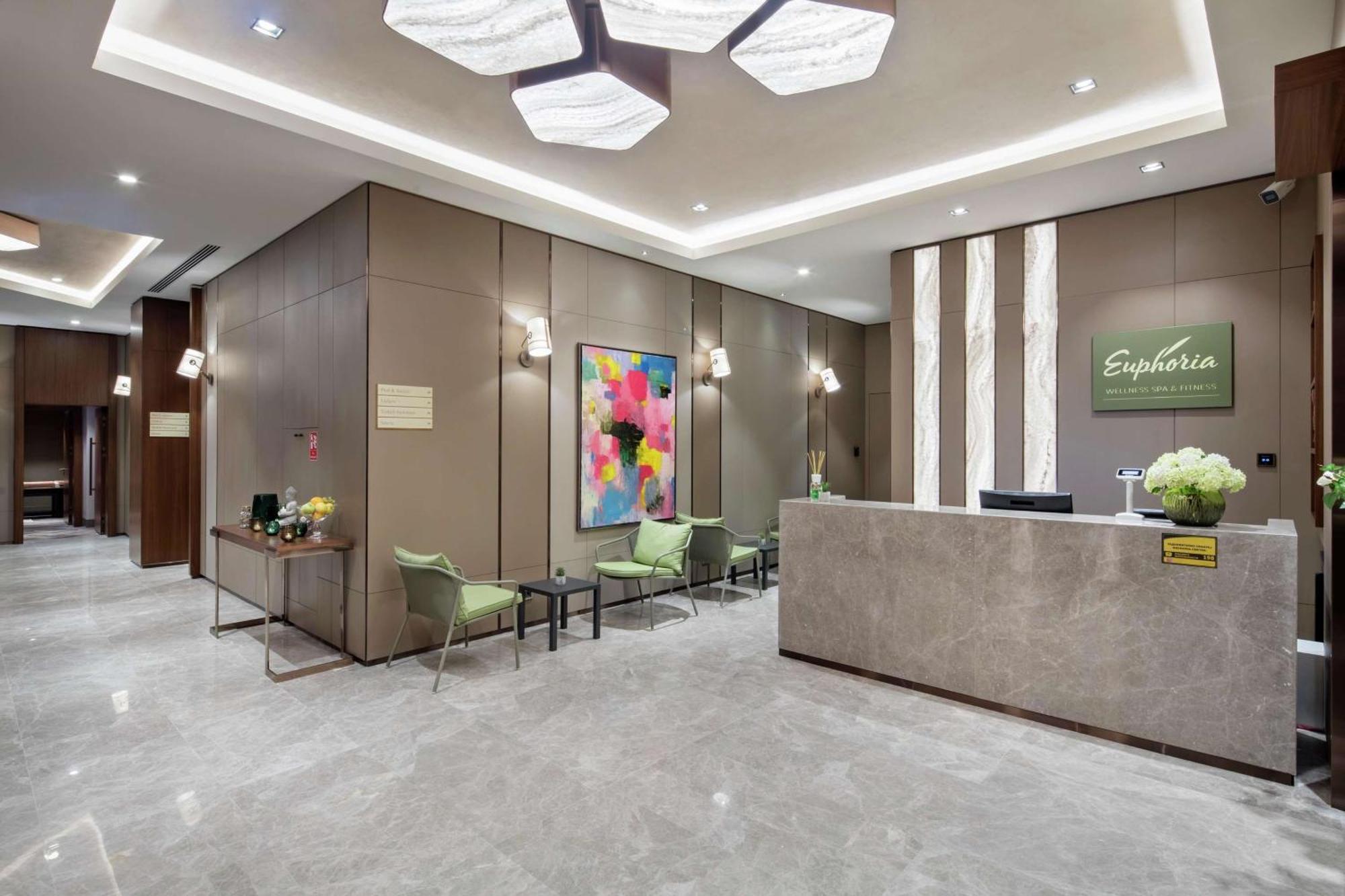 Hotel Doubletree By Hilton Skopie Exterior foto Reception